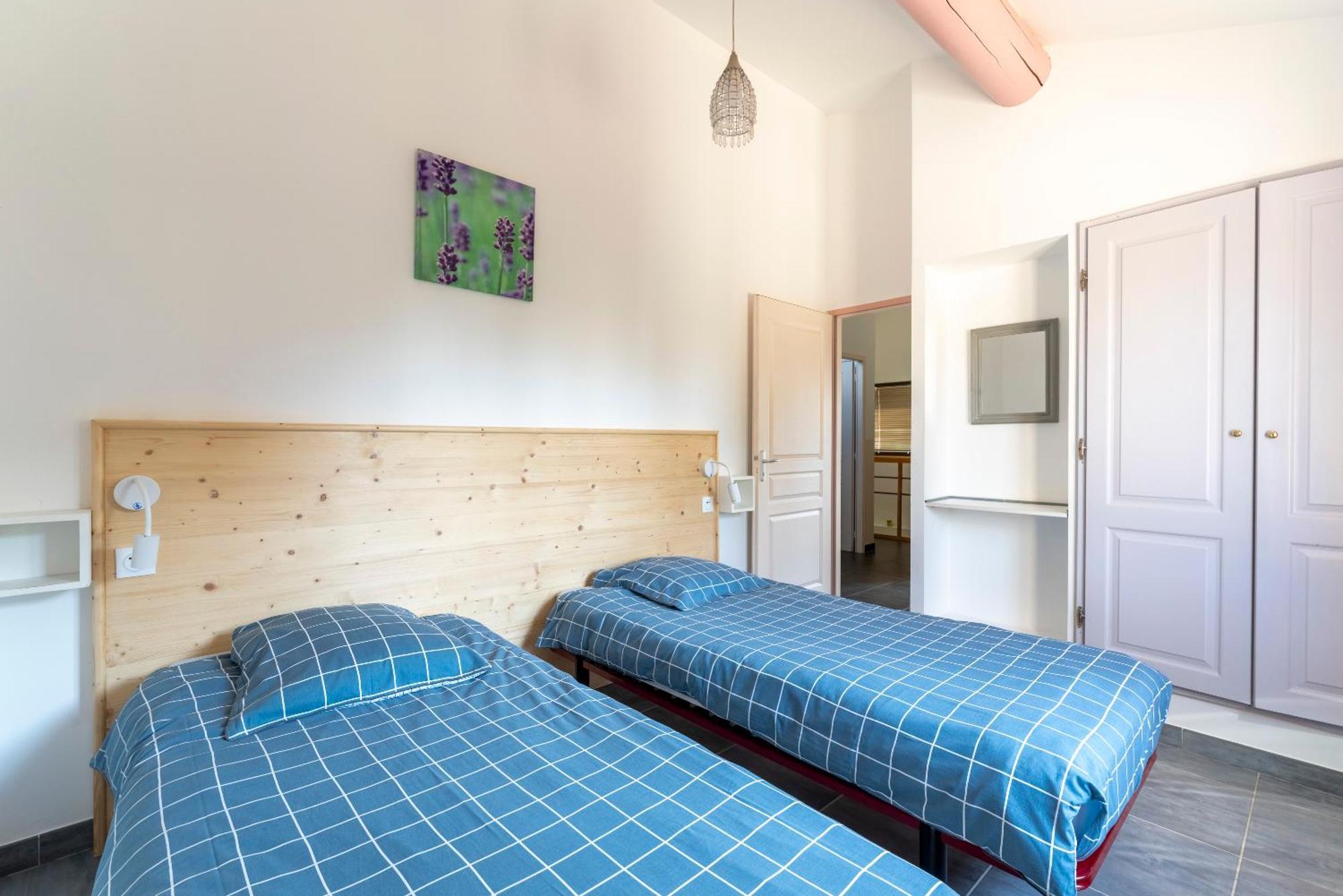 L'Ensemble Du Gite De Tante Berthe Camaret-sur-Aigues Екстер'єр фото
