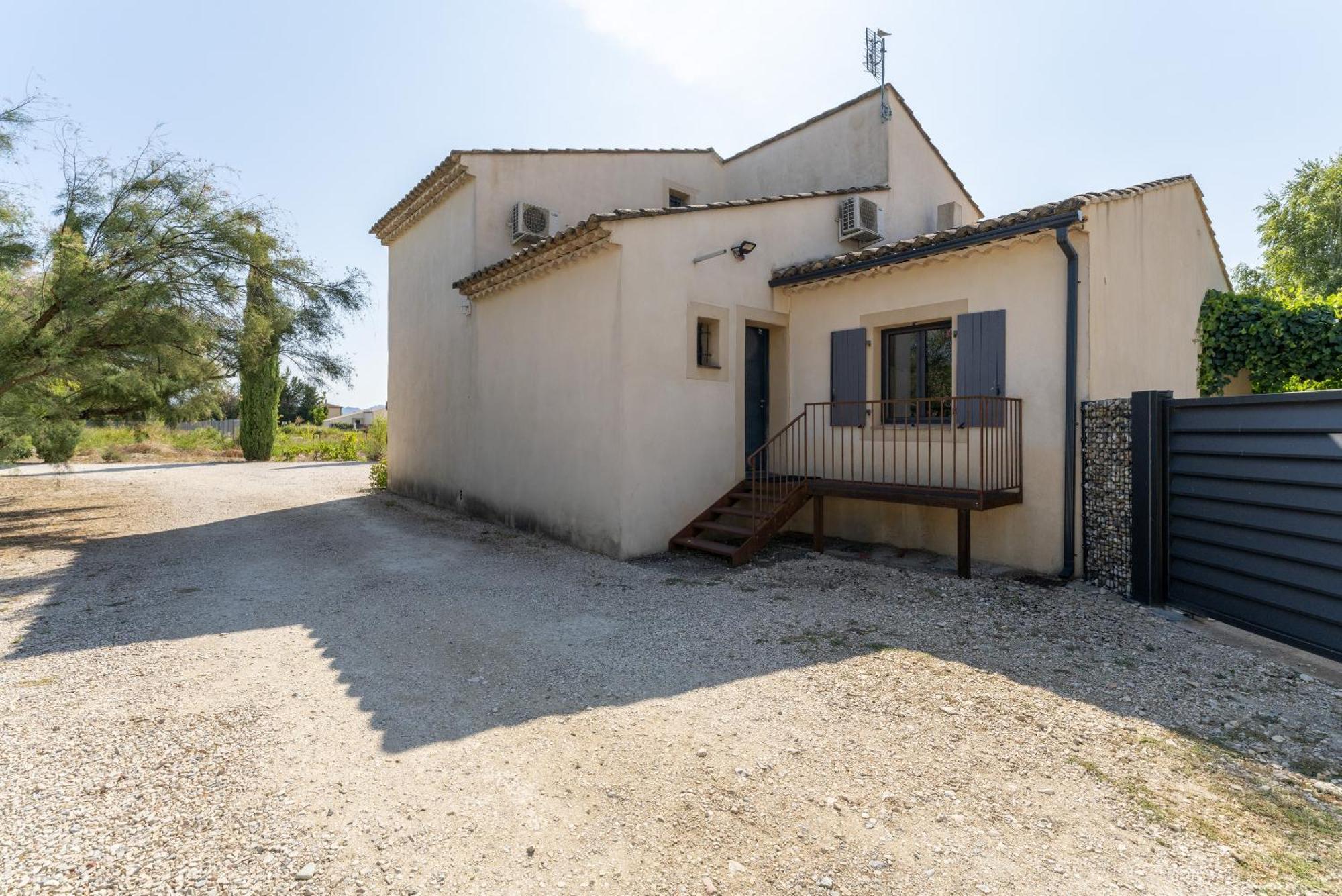 L'Ensemble Du Gite De Tante Berthe Camaret-sur-Aigues Екстер'єр фото